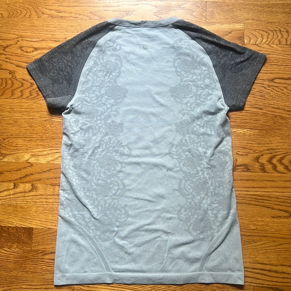 Lululemon short sleeved swiftly Tech shirt.